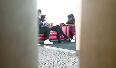Schön und vollbusig zeigt private sexvideos free sich vor der Kamera