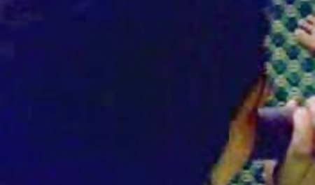 Bi Porn leckt Fotzen und teilt kostenlose tier sex videos Schwänze in der Öffentlichkeit