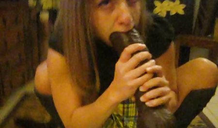 Nettes jugendlich deutsche sexclips Alice ist bereit, Footjob zu geben!